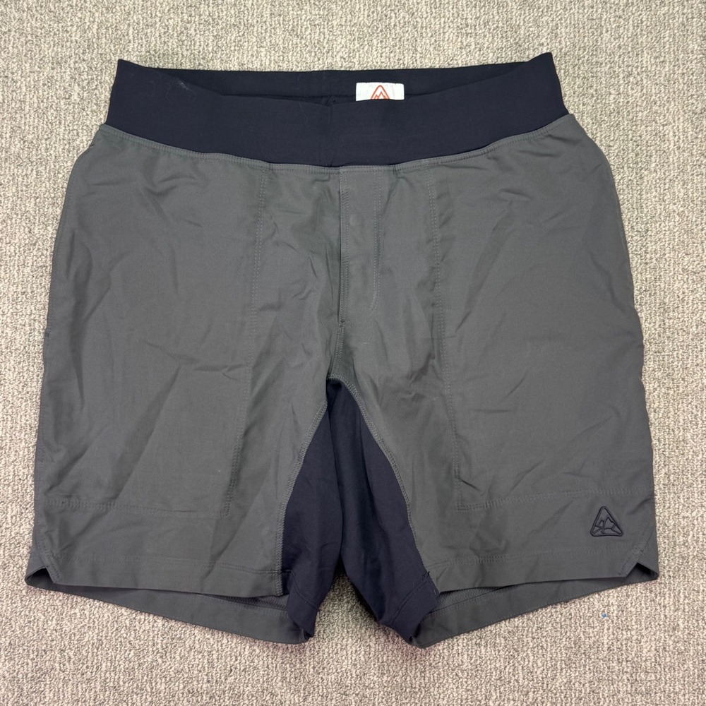 LIVSN Technical Hiking‎ Shorts Men Medium Gray Recycled Nylon Performance EUC